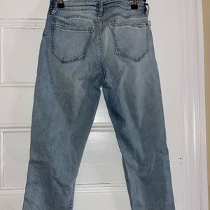 Kensie skinny cropped jeans. Light wash. Size 2/26